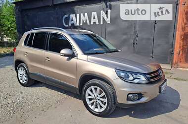 Внедорожник / Кроссовер Volkswagen Tiguan 2015 в Днепре