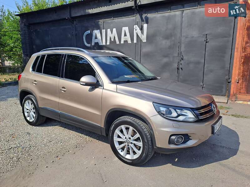 Внедорожник / Кроссовер Volkswagen Tiguan 2015 в Днепре