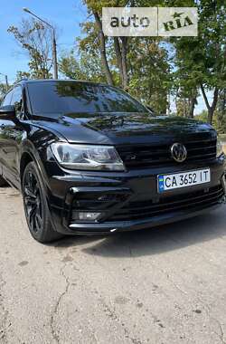 Позашляховик / Кросовер Volkswagen Tiguan 2020 в Харкові