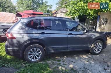 Позашляховик / Кросовер Volkswagen Tiguan 2019 в 