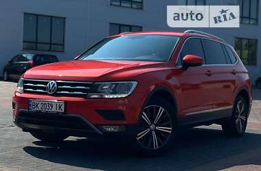 Внедорожник / Кроссовер Volkswagen Tiguan 2018 в Ровно