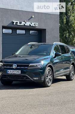 Позашляховик / Кросовер Volkswagen Tiguan 2017 в Києві