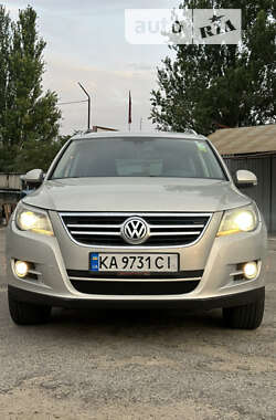 Внедорожник / Кроссовер Volkswagen Tiguan 2010 в Запорожье