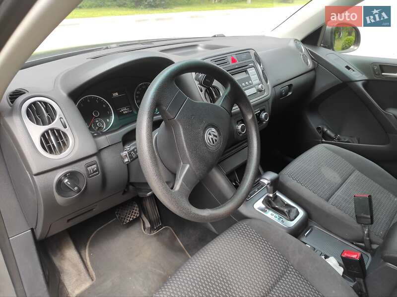 Внедорожник / Кроссовер Volkswagen Tiguan 2010 в Львове