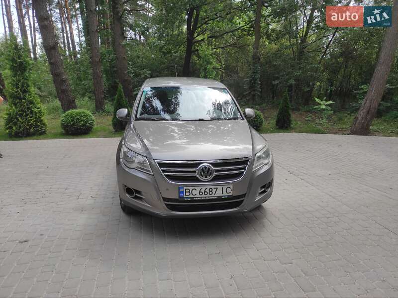 Внедорожник / Кроссовер Volkswagen Tiguan 2010 в Львове