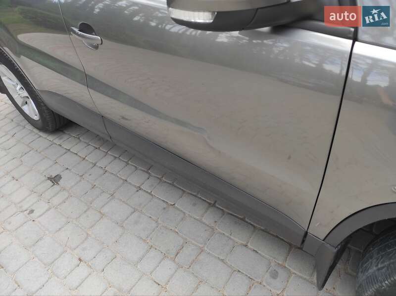 Внедорожник / Кроссовер Volkswagen Tiguan 2010 в Львове