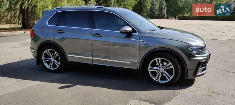 Внедорожник / Кроссовер Volkswagen Tiguan 2017 в Горишних Плавнях
