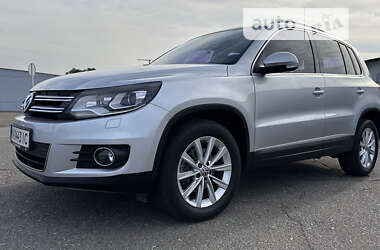 Позашляховик / Кросовер Volkswagen Tiguan 2014 в Києві