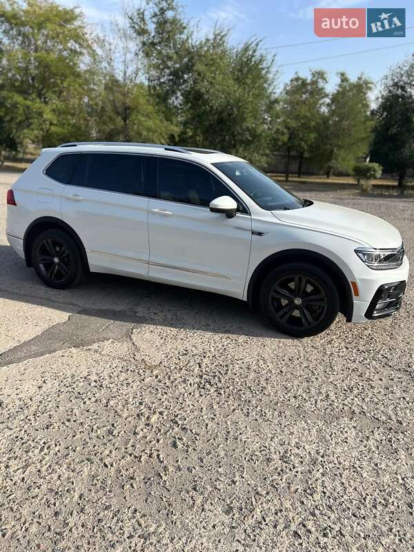 Внедорожник / Кроссовер Volkswagen Tiguan 2018 в Кривом Роге