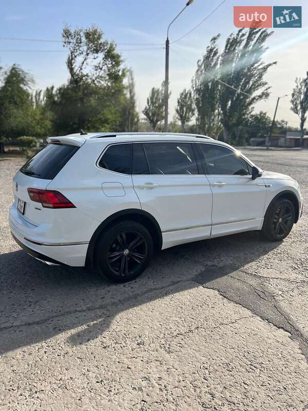 Внедорожник / Кроссовер Volkswagen Tiguan 2018 в Кривом Роге