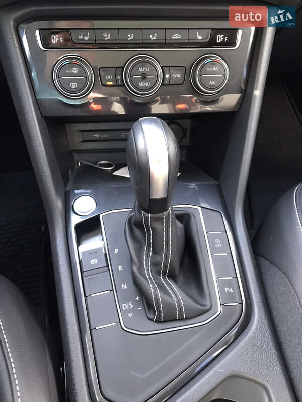 Внедорожник / Кроссовер Volkswagen Tiguan 2021 в Киеве