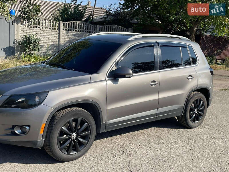 Внедорожник / Кроссовер Volkswagen Tiguan 2010 в Днепре