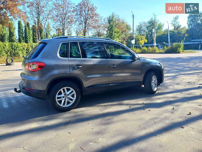Позашляховик / Кросовер Volkswagen Tiguan 2010 в Луцьку