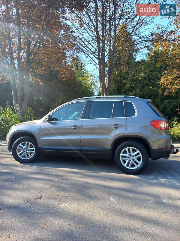 Позашляховик / Кросовер Volkswagen Tiguan 2010 в Луцьку