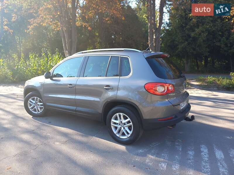 Позашляховик / Кросовер Volkswagen Tiguan 2010 в Луцьку