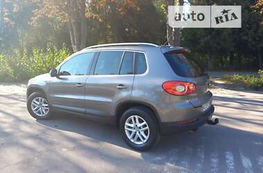 Позашляховик / Кросовер Volkswagen Tiguan 2010 в Луцьку