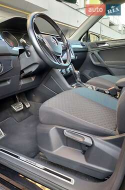Внедорожник / Кроссовер Volkswagen Tiguan 2019 в 