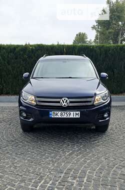 Позашляховик / Кросовер Volkswagen Tiguan 2016 в Дніпрі