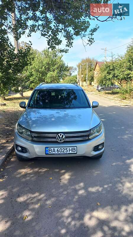 Внедорожник / Кроссовер Volkswagen Tiguan 2011 в Кропивницком