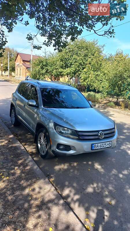 Внедорожник / Кроссовер Volkswagen Tiguan 2011 в Кропивницком