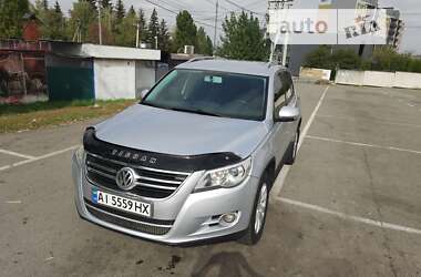 Позашляховик / Кросовер Volkswagen Tiguan 2011 в Києві