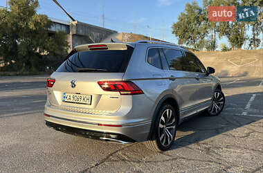 Внедорожник / Кроссовер Volkswagen Tiguan 2020 в 