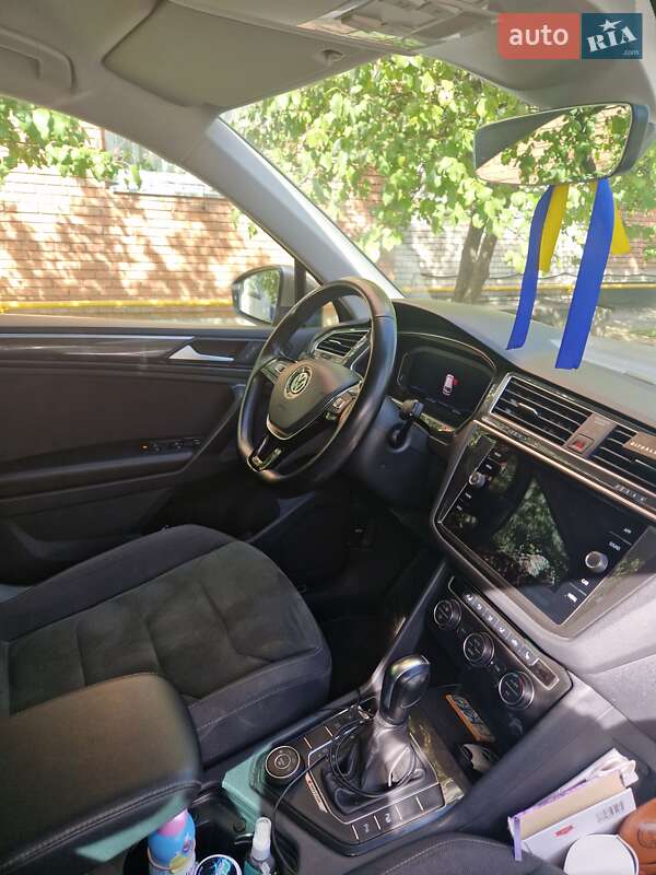 Внедорожник / Кроссовер Volkswagen Tiguan 2019 в Львове