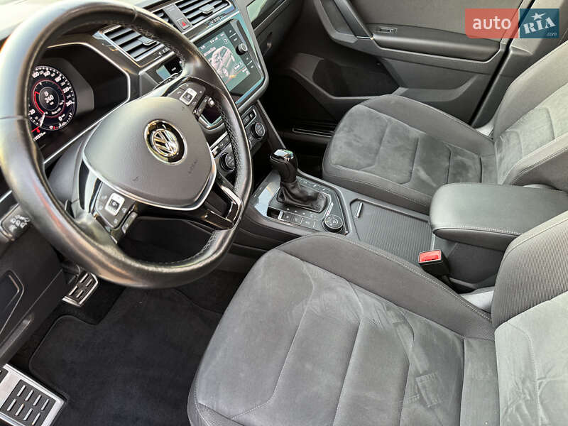 Внедорожник / Кроссовер Volkswagen Tiguan 2017 в Днепре
