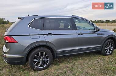 Внедорожник / Кроссовер Volkswagen Tiguan 2022 в 