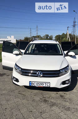 Позашляховик / Кросовер Volkswagen Tiguan 2016 в Львові