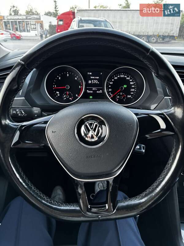 Внедорожник / Кроссовер Volkswagen Tiguan 2017 в Запорожье