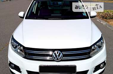 Позашляховик / Кросовер Volkswagen Tiguan 2013 в Харкові