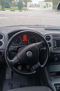 Внедорожник / Кроссовер Volkswagen Tiguan 2008 в 