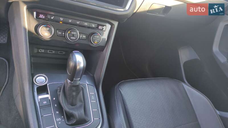 Внедорожник / Кроссовер Volkswagen Tiguan 2017 в Житомире