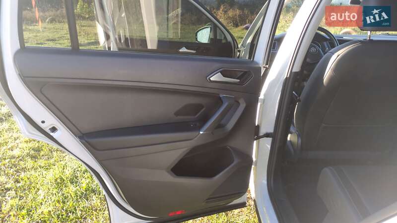 Внедорожник / Кроссовер Volkswagen Tiguan 2017 в Житомире