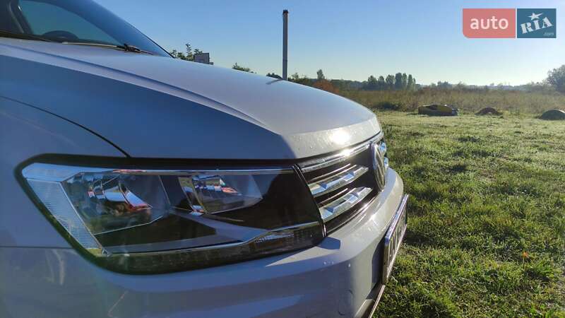 Внедорожник / Кроссовер Volkswagen Tiguan 2017 в Житомире