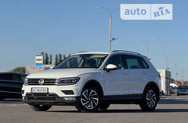 Внедорожник / Кроссовер Volkswagen Tiguan 2017 в Луцке