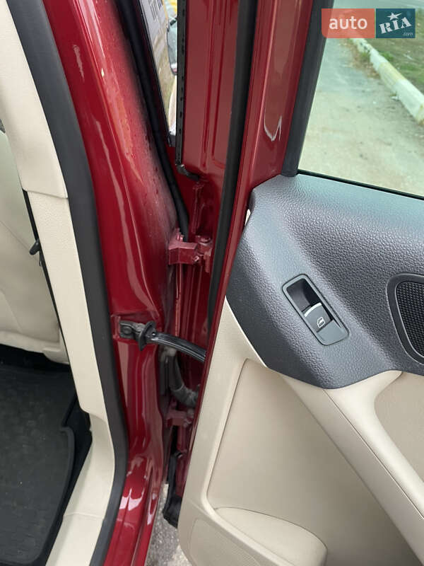 Внедорожник / Кроссовер Volkswagen Tiguan 2012 в Буче