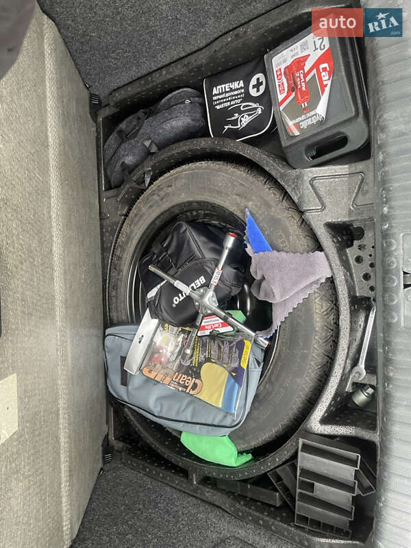 Внедорожник / Кроссовер Volkswagen Tiguan 2012 в Буче