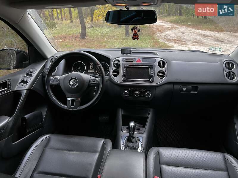 Позашляховик / Кросовер Volkswagen Tiguan 2010 в Києві