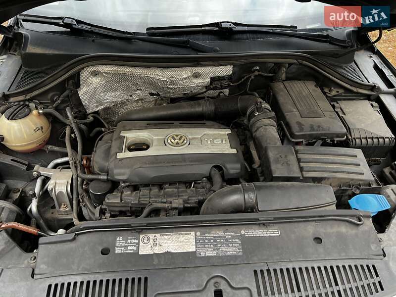 Позашляховик / Кросовер Volkswagen Tiguan 2010 в Києві