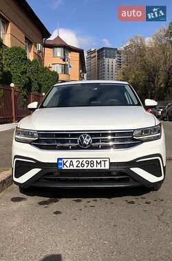 Внедорожник / Кроссовер Volkswagen Tiguan 2023 в Киеве