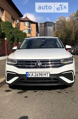 Позашляховик / Кросовер Volkswagen Tiguan 2023 в Києві