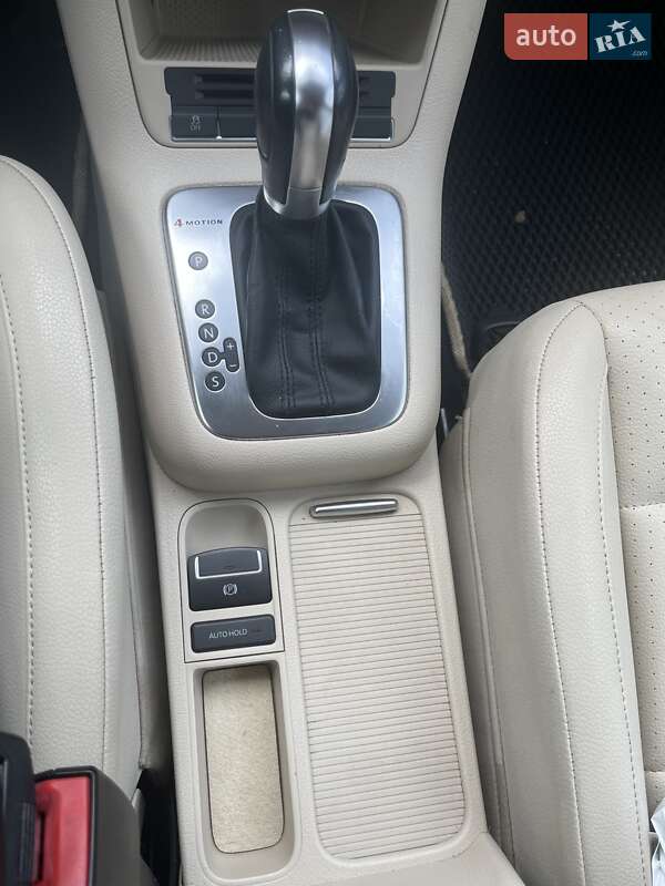 Внедорожник / Кроссовер Volkswagen Tiguan 2010 в Ирпене