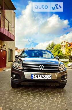 Позашляховик / Кросовер Volkswagen Tiguan 2016 в Одесі