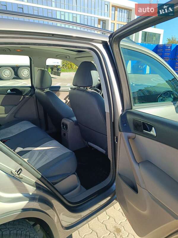 Внедорожник / Кроссовер Volkswagen Tiguan 2010 в Ивано-Франковске