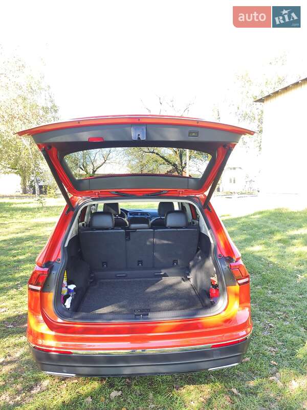 Внедорожник / Кроссовер Volkswagen Tiguan 2017 в Ивано-Франковске