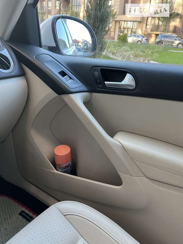 Внедорожник / Кроссовер Volkswagen Tiguan 2012 в Киеве