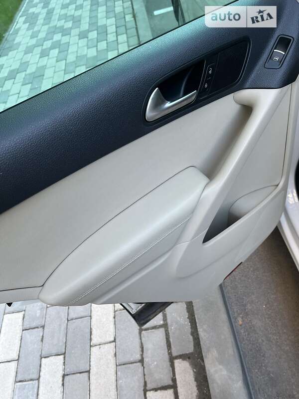 Внедорожник / Кроссовер Volkswagen Tiguan 2012 в Киеве