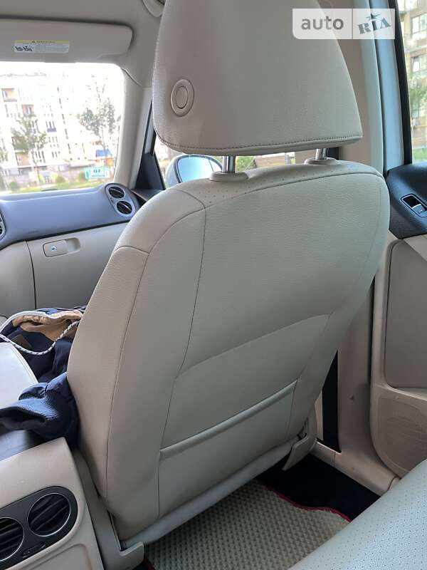 Внедорожник / Кроссовер Volkswagen Tiguan 2012 в Киеве